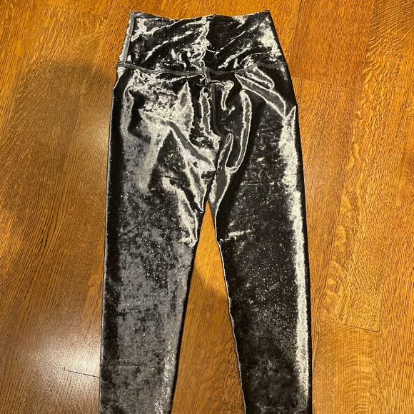 Beyond Yoga Incredible crushed velvet leggings- Size Small - Picture 7 of 11